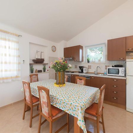Apartmani Lenka Ugljan Eksteriør bilde