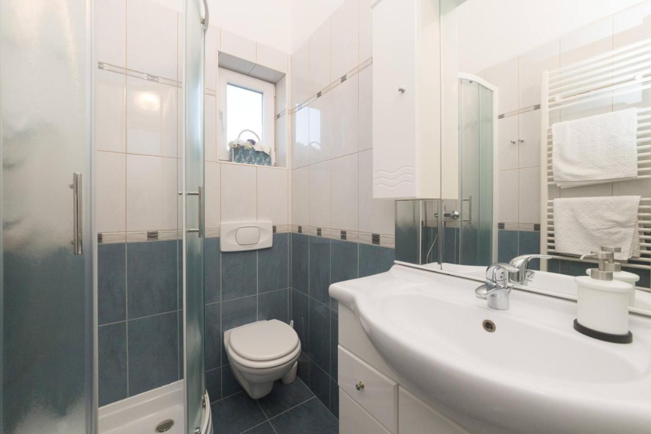 Apartmani Lenka Ugljan Eksteriør bilde